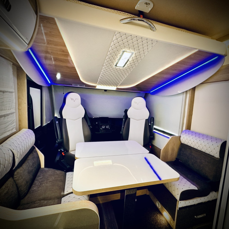 Imagine Autorulota de inchiriat LUXURY Ravicamper Mobilvetta KEA I71