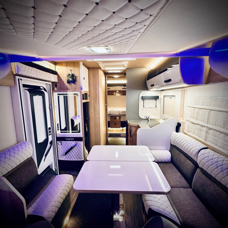 Imagine Autorulota de inchiriat LUXURY Ravicamper Mobilvetta KEA I71