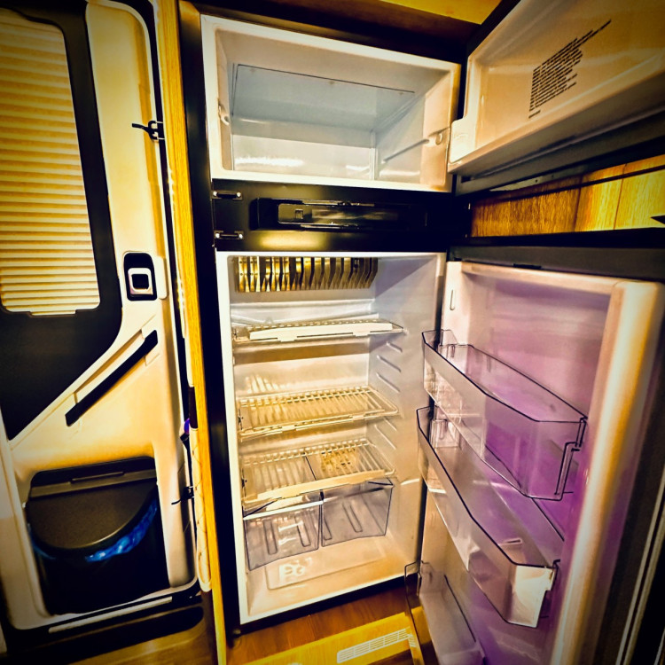 Imagine Autorulota de inchiriat LUXURY Ravicamper Mobilvetta KEA I71