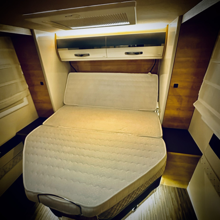 Imagine Autorulota de inchiriat LUXURY Ravicamper Mobilvetta KEA I71