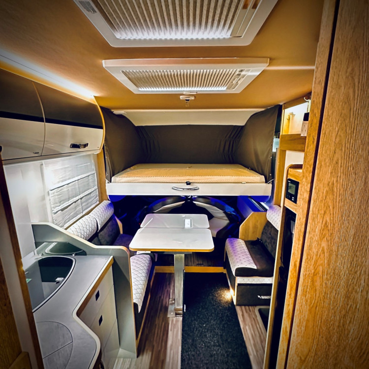 Imagine Autorulota de inchiriat LUXURY Ravicamper Mobilvetta KEA I71