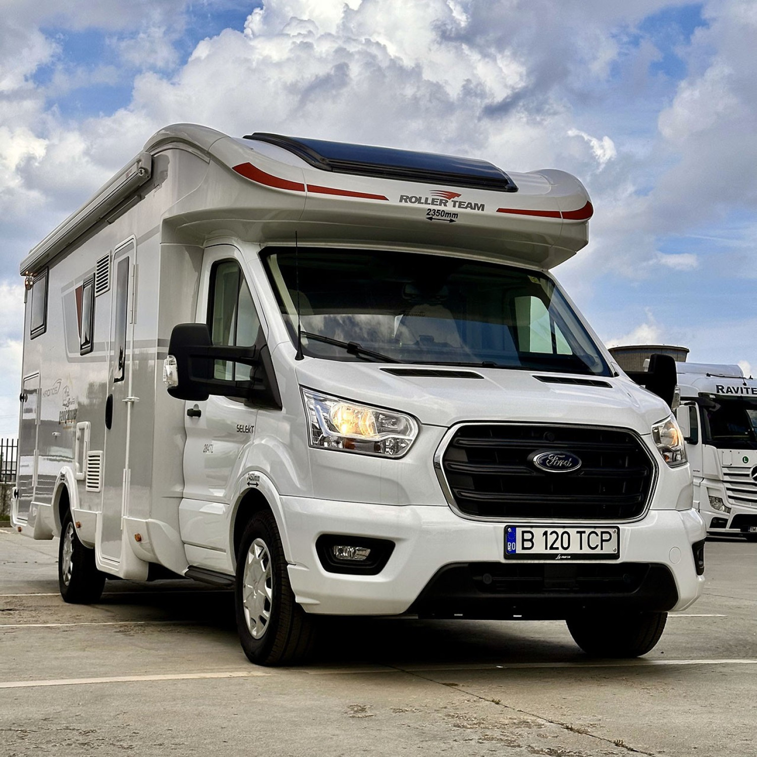 Autorulota de inchiriat FAMILY TCP Ravicamper Roller Team Kronos 284 TL