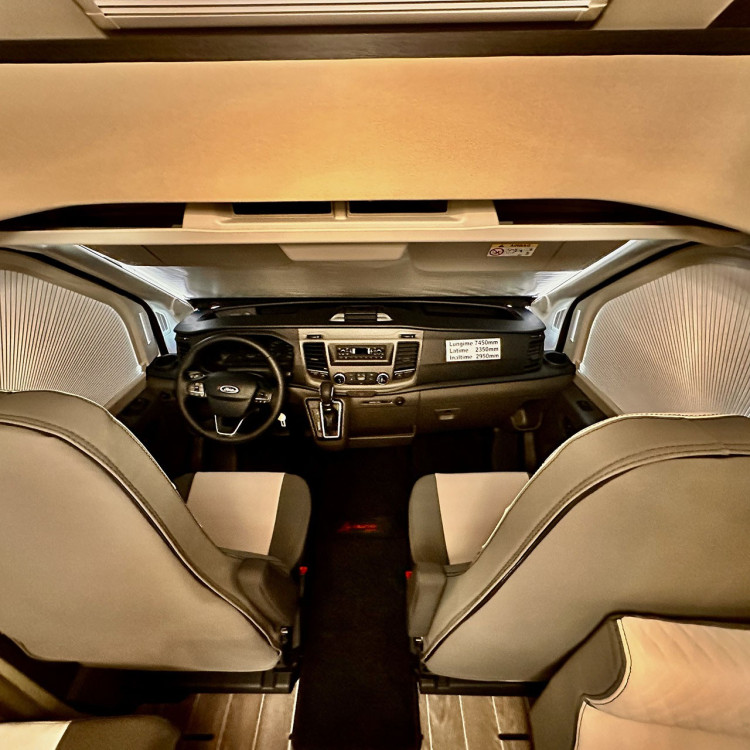 Imagine Autorulota de inchiriat FAMILY TCR Ravicamper Roller Team Kronos 266 TL