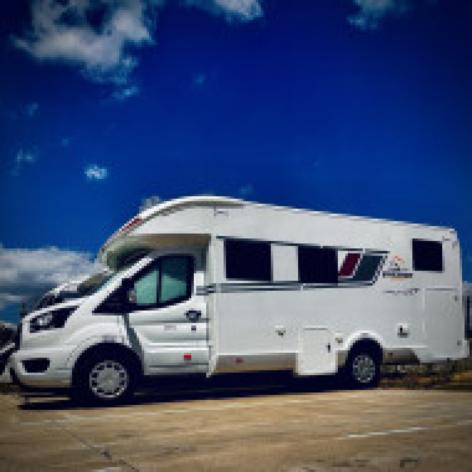 Autorulota de inchiriat FAMILY Ravicamper Roller Team Kronos 284 TL